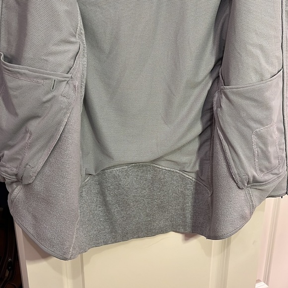 Lululemon full zip grey sweater/jacket with wool size 4 - Picture 5 of 8